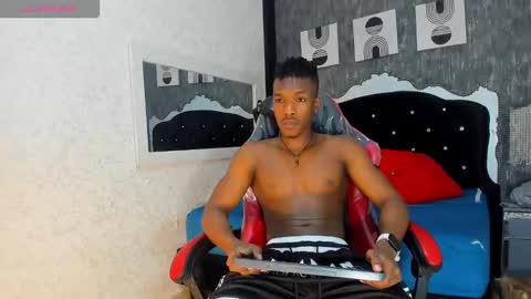 Snapshot of kender21_ chatting on October 28, 2025, 8:33 pm Kender online show from October 28, 2025, 8:33 pm