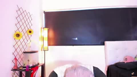 Snapshot of kendra_bailey chatting on May 28, 2026, 9:34 pm Kendra Bailey online show from May 28, 2026, 9:34 pm