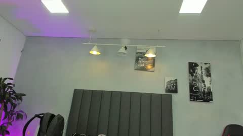 Snapshot of kendra_london chatting on July 2, 2026, 11:16 am Kendra London online show from July 2, 2026, 11:16 am