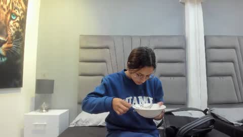 Snapshot of kendra_london chatting on July 27, 2026, 3:19 pm Kendra London online show from July 27, 2026, 3:19 pm
