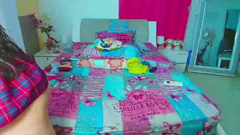 Snapshot of kendra_love31 chatting on June 5, 2026, 2:40 am kendra_love31 online show from June 5, 2026, 2:40 am