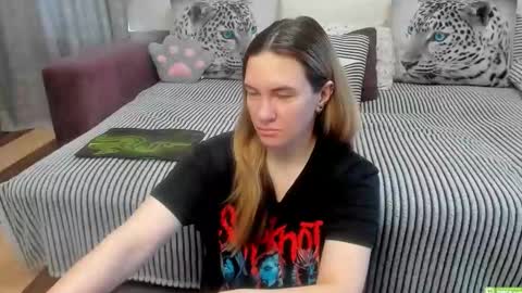 Kendra online show from April 30, 2026, 11:42 pm