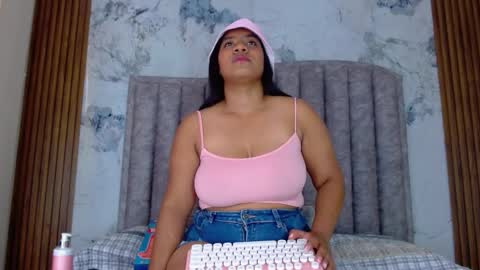 Snapshot of kendrabigass chatting on March 11, 2025, 8:09 pm Mamasita online show from March 11, 2025, 8:09 pm