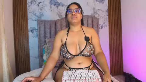 Snapshot of kendrabigass chatting on November 21, 2025, 1:32 pm Mamasita online show from November 21, 2025, 1:32 pm