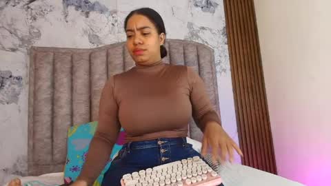 Mamasita online show from May 4, 2026, 4:03 pm