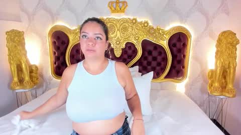 Snapshot of kendralholson chatting on November 5, 2025, 4:12 am Kendral online show from November 5, 2025, 4:12 am