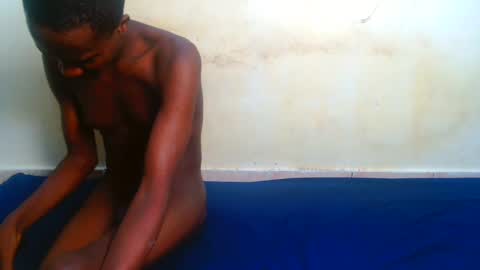 Snapshot of kenia_couples chatting on February 1, 2025, 2:05 am Nelian and Emma online show from February 1, 2025, 2:05 am