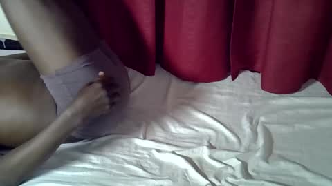 Snapshot of kenia_couples chatting on September 9, 2025, 1:43 pm Nelian and Emma online show from September 9, 2025, 1:43 pm