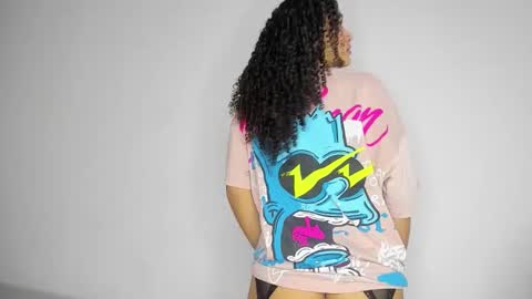 Snapshot of keniia_riizz chatting on November 18, 2025, 10:25 pm Kenia online show from November 18, 2025, 10:25 pm