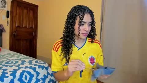 Snapshot of keniia_riizz chatting on July 7, 2026, 8:35 pm Kenia online show from July 7, 2026, 8:35 pm