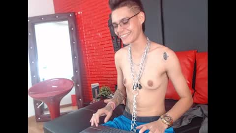 Snapshot of kenn_boy_ chatting on February 3, 2025, 7:00 pm kenn_boy_ online show from February 3, 2025, 7:00 pm
