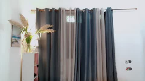 Snapshot of kennaxx69 chatting on November 17, 2025, 1:00 am kennaxx69 online show from November 17, 2025, 1:00 am