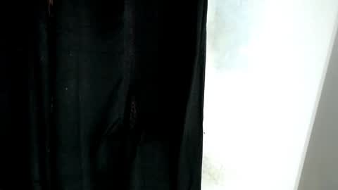 Kennfox777 online show from April 28, 2026, 9:42 pm