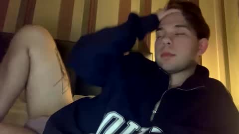 Snapshot of kennethwhale chatting on February 7, 2025, 6:34 pm Bennet Shark online show from February 7, 2025, 6:34 pm