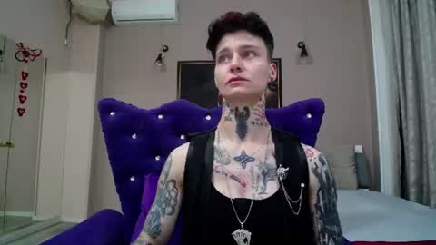 Snapshot of kennyvibe chatting on June 12, 2026, 12:04 pm kennyvibe online show from June 12, 2026, 12:04 pm