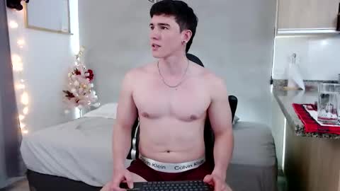 Snapshot of kent_zagann chatting on December 15, 2025, 4:50 am Santiago online show from December 15, 2025, 4:50 am