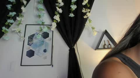 Snapshot of kentha_mitchellss chatting on May 15, 2026, 10:44 am KENTHA online show from May 15, 2026, 10:44 am