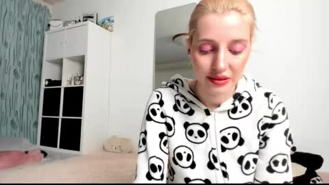 Kenzie online show from March 9, 2025, 7:12 am