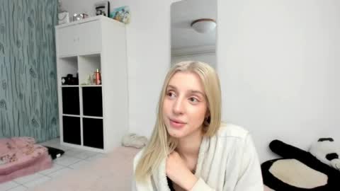 Kenzie online show from May 15, 2026, 4:36 pm