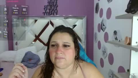 Snapshot of kerly_doll chatting on June 18, 2026, 9:47 am K E R L Y online show from June 18, 2026, 9:47 am