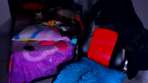 Kerlysmith24 online show from January 28, 2025, 6:39 pm