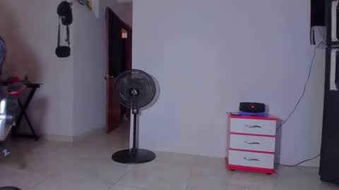 Kerlysmith24 online show from April 27, 2026, 5:22 pm
