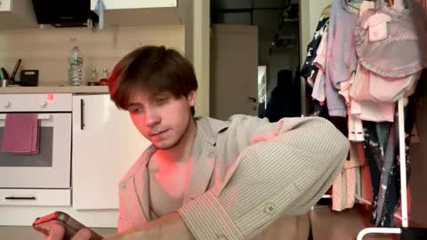 Snapshot of kero180 chatting on March 8, 2025, 11:05 am Kero online show from March 8, 2025, 11:05 am