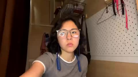 Jenny  online show from May 13, 2026, 7:28 am