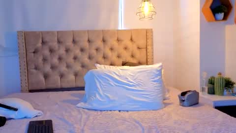 Kery Hillson online show from March 7, 2026, 12:35 pm