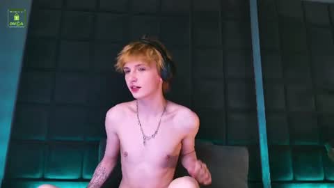 Snapshot of kessy_white chatting on June 20, 2026, 8:55 pm Kessy online show from June 20, 2026, 8:55 pm