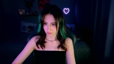 Snapshot of keti_moon chatting on November 18, 2025, 5:39 pm Keti 3 online show from November 18, 2025, 5:39 pm