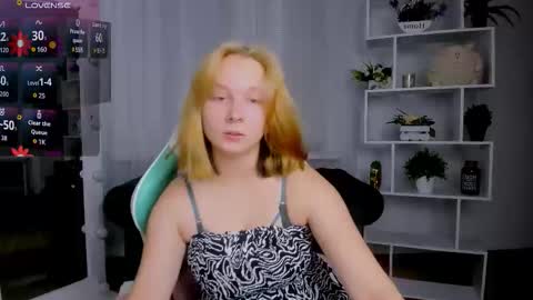 Ketrin online show from November 24, 2025, 6:02 am