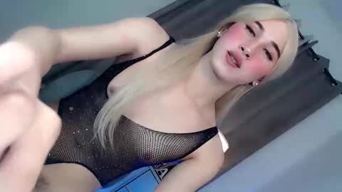 kettlyn18 online show from December 18, 2025, 10:43 am