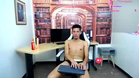 Snapshot of kevin__max_ chatting on January 20, 2025, 11:43 pm Kev online show from January 20, 2025, 11:43 pm