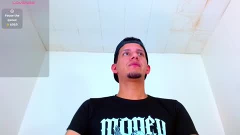 Snapshot of kevin__max_ chatting on September 22, 2025, 7:16 pm Kev online show from September 22, 2025, 7:16 pm