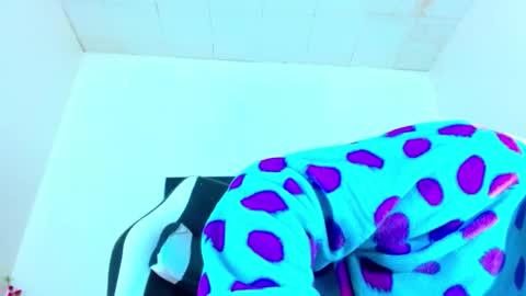 Snapshot of kevin__max_ chatting on October 28, 2025, 7:38 pm Kev online show from October 28, 2025, 7:38 pm