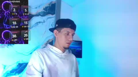 Snapshot of kevin__max_ chatting on June 19, 2026, 3:22 am Kev online show from June 19, 2026, 3:22 am