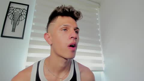 Snapshot of kevin_ahs1 chatting on December 5, 2024, 4:01 pm Kevin Ahs online show from December 5, 2024, 4:01 pm