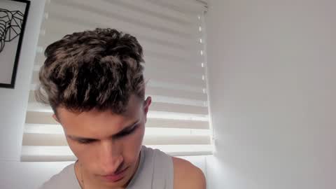 Snapshot of kevin_ahs1 chatting on December 18, 2024, 7:08 pm Kevin Ahs online show from December 18, 2024, 7:08 pm