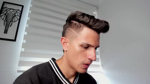 Snapshot of kevin_ahs1 chatting on February 7, 2025, 6:56 pm Kevin Ahs online show from February 7, 2025, 6:56 pm