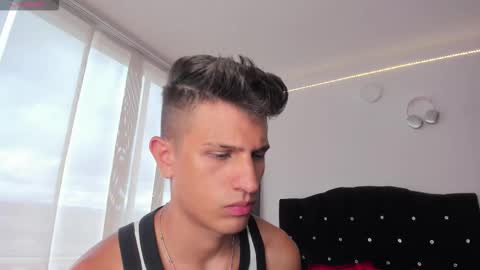 Snapshot of kevin_ahs1 chatting on October 1, 2025, 9:21 pm Kevin Ahs online show from October 1, 2025, 9:21 pm