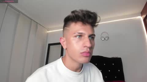 Snapshot of kevin_ahs1 chatting on October 11, 2025, 10:52 pm Kevin Ahs online show from October 11, 2025, 10:52 pm