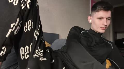 Snapshot of kevin_hornyyy chatting on May 23, 2026, 7:13 am kevin online show from May 23, 2026, 7:13 am