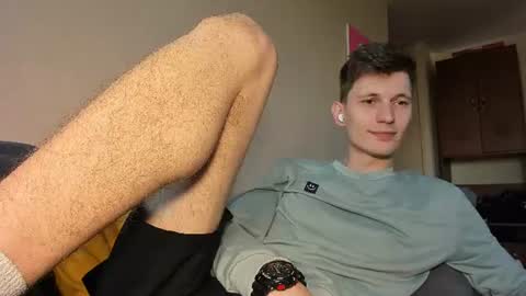 Snapshot of kevin_hornyyy chatting on June 19, 2026, 12:42 pm kevin online show from June 19, 2026, 12:42 pm