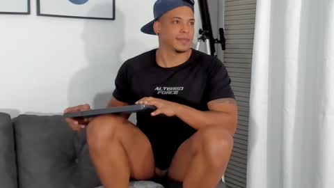 Snapshot of kevin_lance chatting on December 3, 2024, 5:31 am Kevin Lance online show from December 3, 2024, 5:31 am