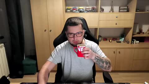 Kevinn online show from April 3, 2026, 4:38 pm