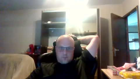 Snapshot of kevintje031987 chatting on August 3, 2026, 12:43 pm kevintje031987 online show from August 3, 2026, 12:43 pm