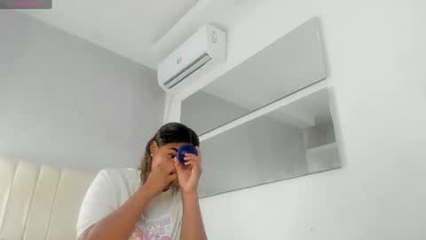 Snapshot of keyla_mejia chatting on July 10, 2026, 12:08 pm Keyla online show from July 10, 2026, 12:08 pm