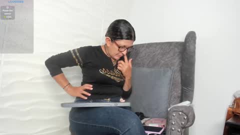 Snapshot of keyla_milf chatting on March 7, 2025, 3:08 am Keila Milf online show from March 7, 2025, 3:08 am