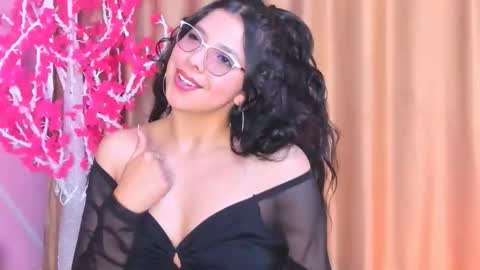 Keyla noa online show from February 6, 2026, 7:39 pm